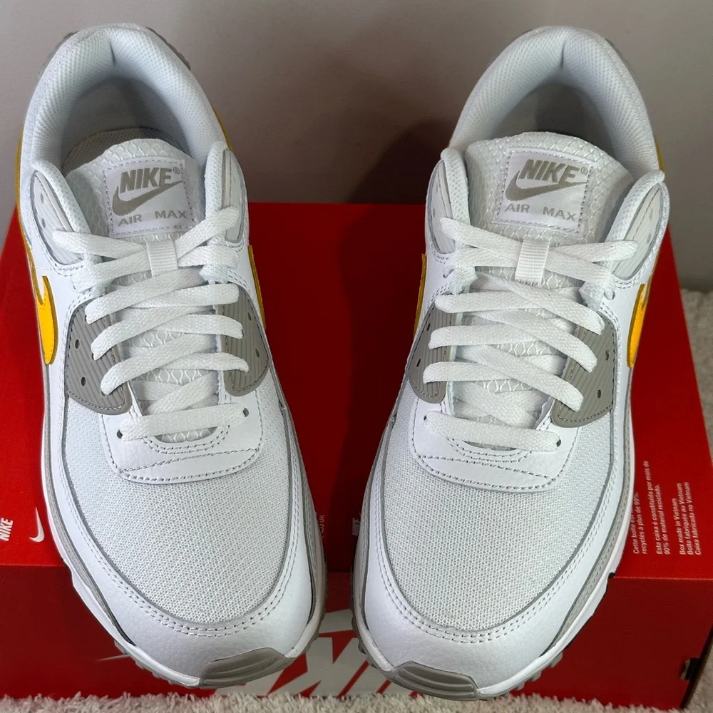 Nike Air Max 90 - Picture 9 of 13